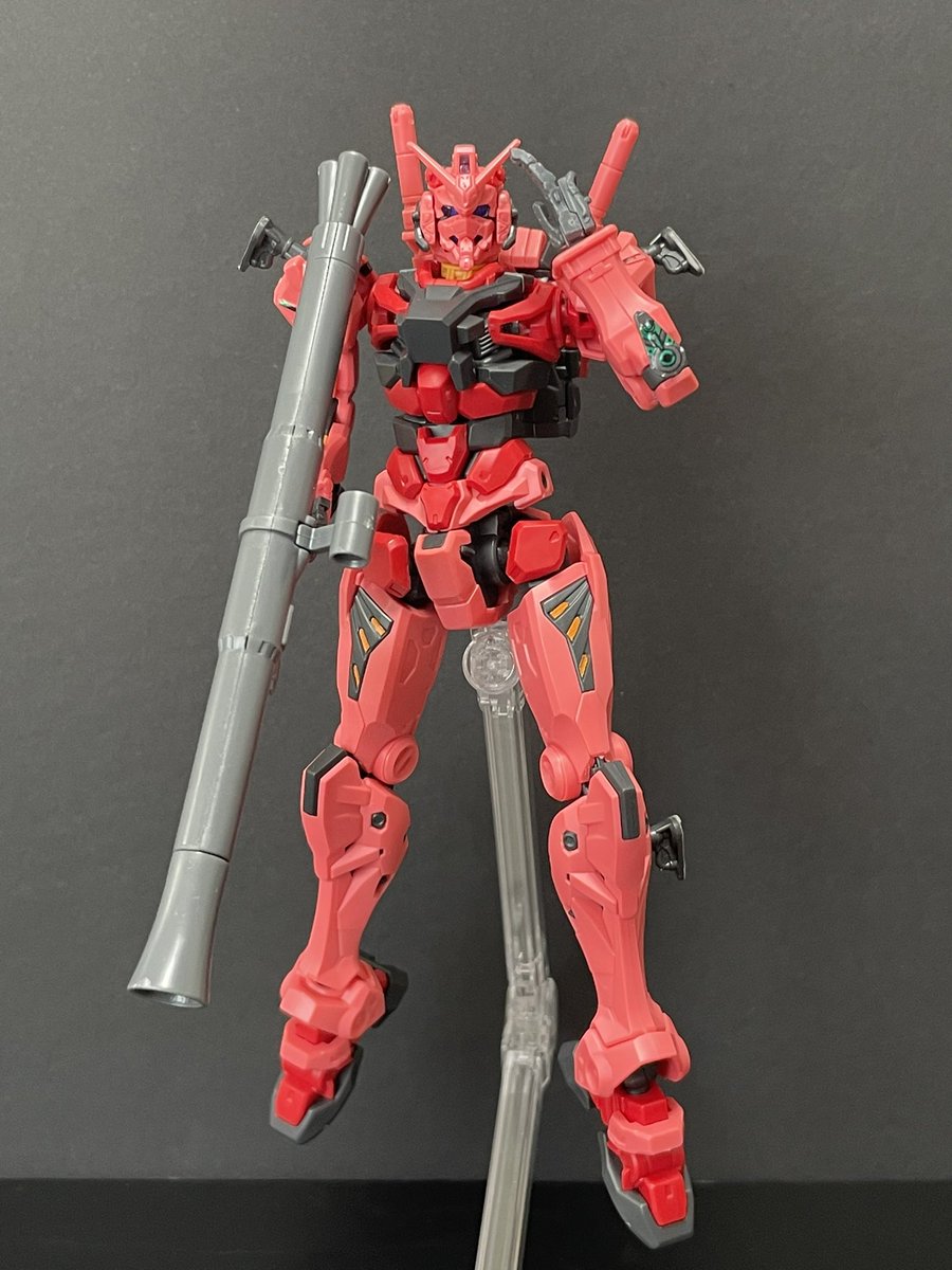 写真撮り忘れた…コンペ、夫婦揃って3位頂き感謝！
妻のカップ麺要塞（1/1カップヌードル）とミニG3ガンダム（1/200ヨコハマガンダム）。
どちらも実在するのでOKなはず…
ネタに走らずにはいられない夫婦です。

ガンダムの手は熱湯で温めて曲げました。
#ほしきたべーす #スケールモデルコンペ