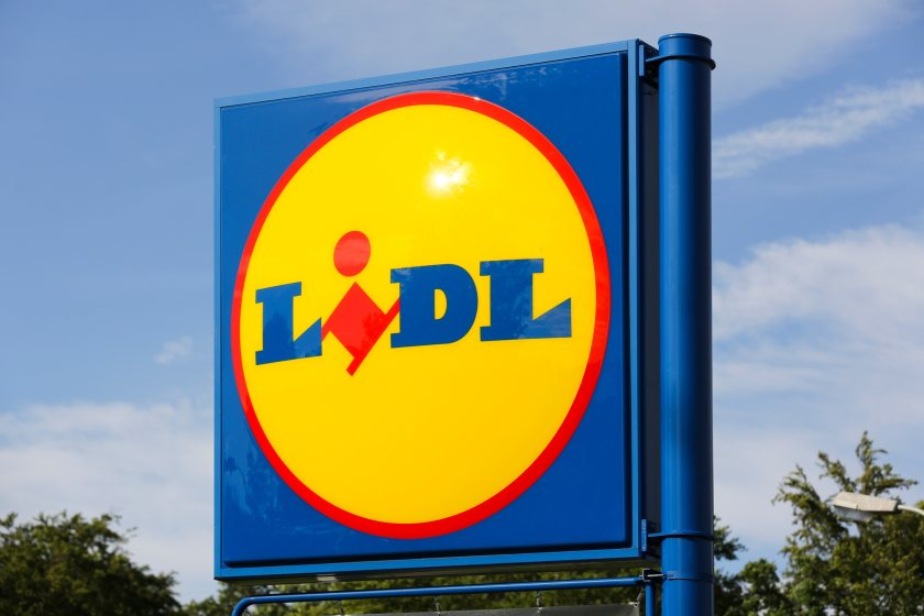 🚨 LIDL STANDS TALL FOR BRITISH FARMERS 🚨

🔴 As other supermarkets flood shelves with foreign imports, Lidl doubles down:

🗣️ “We’re backing British beef — no imports, no compromise.”

🔴 While others betray the UK farmer, Lidl pledges £1.5 BILLION to support domestic
