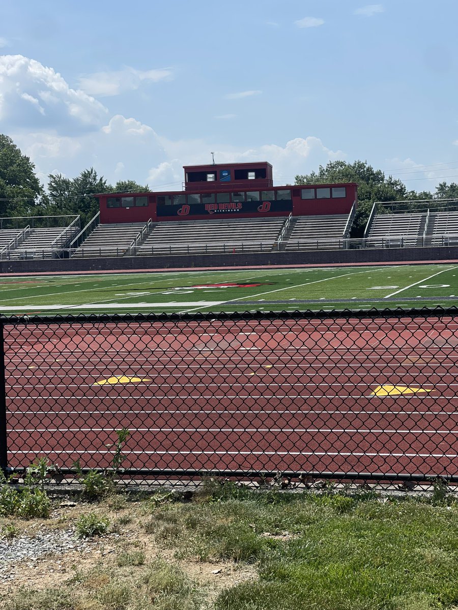 Thank you @CoacFordyce_DC for inviting me on an official visit to Dickinson’s campus, had a great time! <a href="/coachDCunn15/">Coach Dee</a>