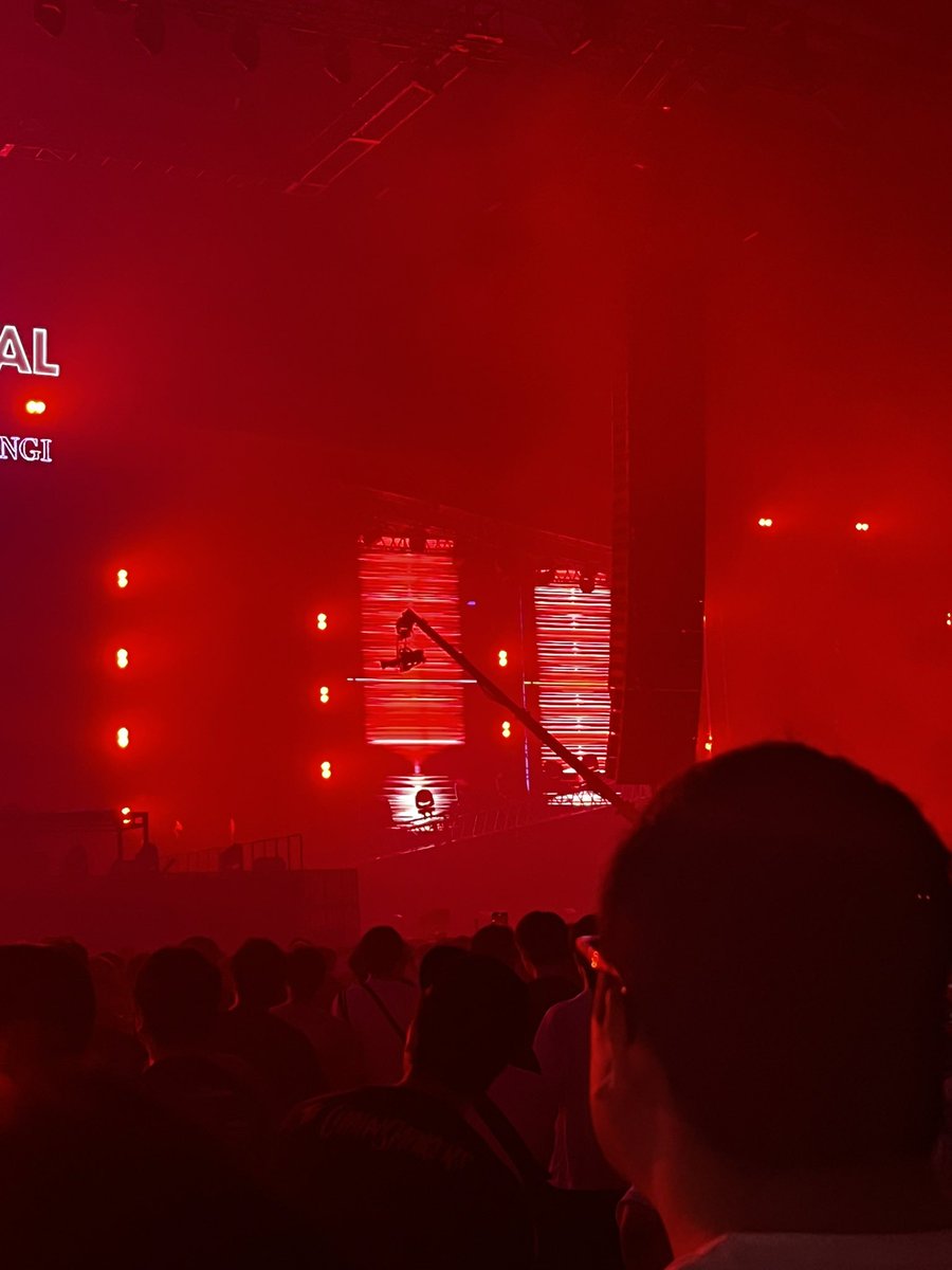 レトロビさん、スクリーンに波形映しとる