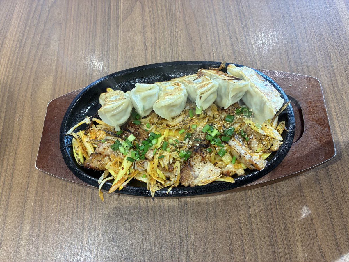 korone0106's tweet photo. 宇都宮で餃子🥟 https://t.co/KZAoEXsXAJ