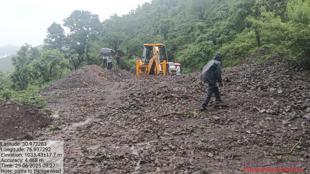 SHIVKUM77945894's tweet image. Damages in the state of Hi #Kasauli. #hppwd