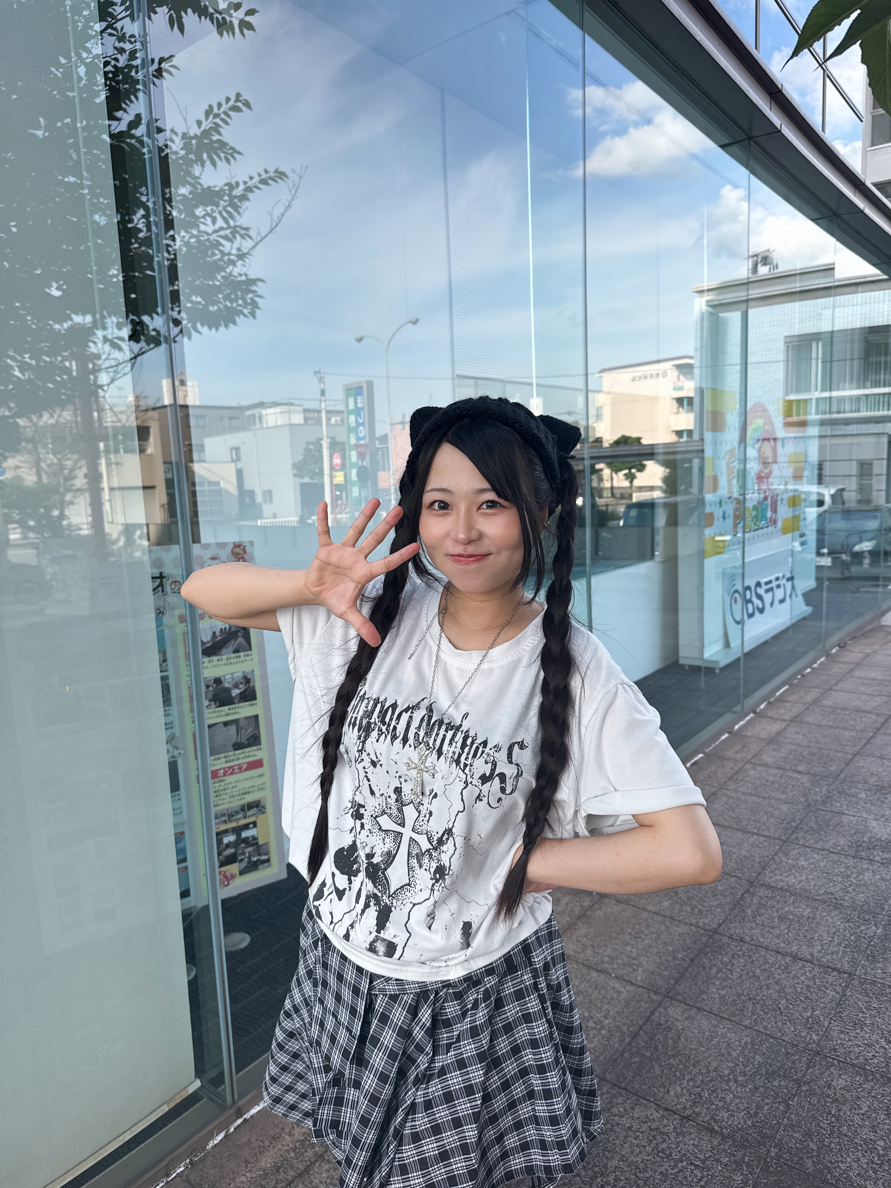 ともえとみっちゃん　幸巴　ともぽん　缶バッジ　Tシャツ　レア　非売品 サイン 幸 巴(ゆき ともえ) (@_tomoe_0722) / X