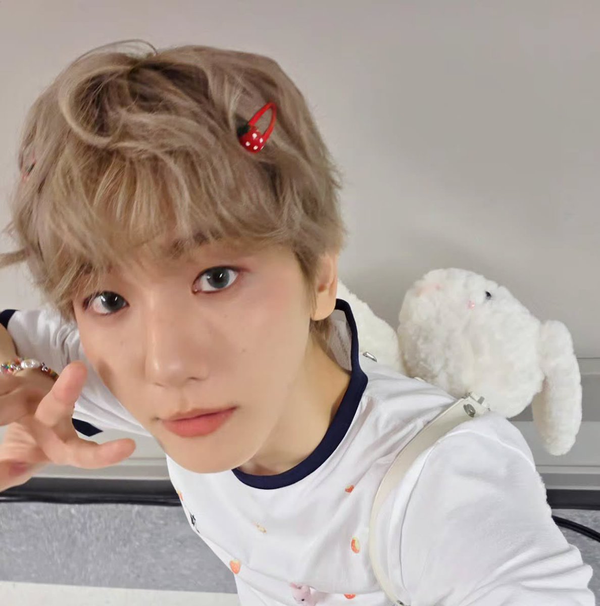 hyuneeloveya's tweet photo. 아 백현이 넘기여우ㅜ https://t.co/IhWMuVOG2u