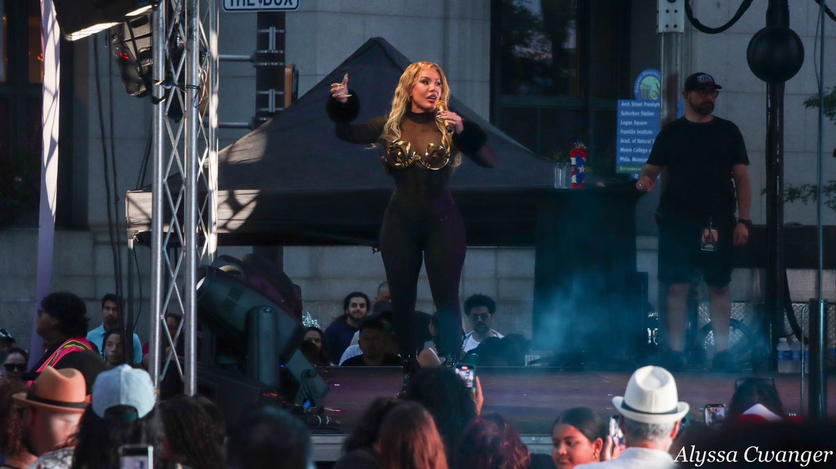 cwanger_alyssa's tweet image. Concilio’s Annual Hispanic Fiesta with Ivy Queen today at LOVE Park in Philadelphia! @LOVEParkPhilly @ccdphila @visitphilly @July4thPhilly @Wawa @IvyQueenDiva @PhilaParkandRec @6abcWeather @Brittany_Boyer @PaytonDomschke @PhillyMayor @philartdotnet @GoyaFoods @CanonUSA
