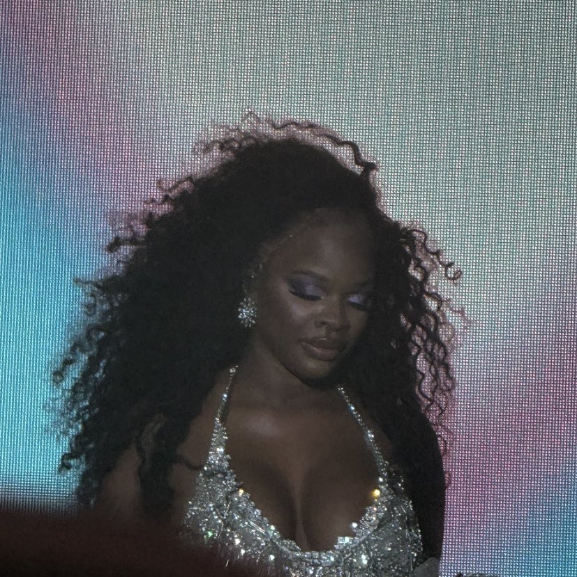 𝐛𝐚𝐧𝐝𝐨 $ tweet media