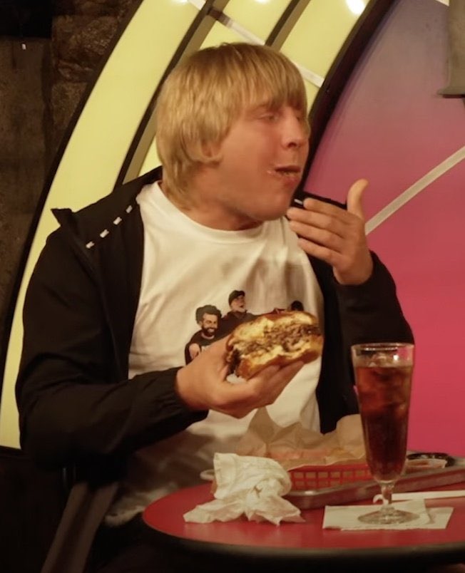 MacMallyMMA's tweet image. Ilia Topuria: IVE GOT MY EYE ON THAT PUSSY PADDY PIMBLETT

Paddy Pimblett in the front row: