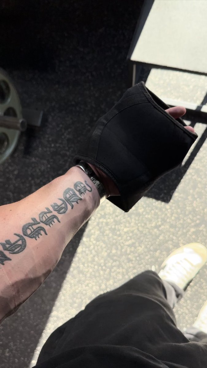 Dudes will say anything to cope for being weak. Also these aren’t wraps you degenerate fuck, they are SSF 5mm neoprene sleeves that you can pick up using code “dvvn” at serioussteel.com/products/serio…