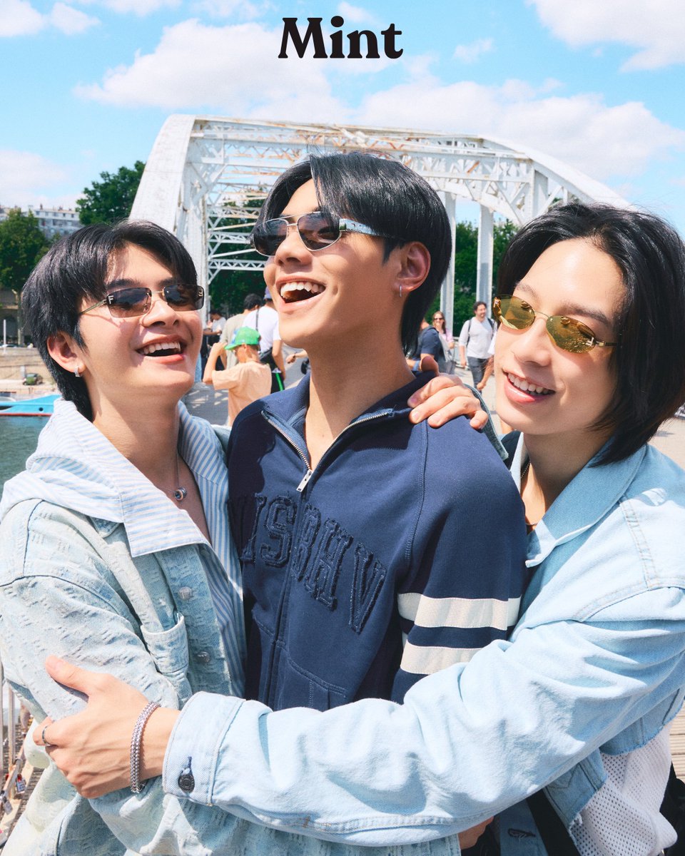 แฮปปี้ทั้งหมด! ส่งอีกความหล่อของเหล่าหนุ่มๆ ‘ไทย-เน็กซ์-ภีมวสุ’ #BUSbecauseofyouishine หลังบินลัดฟ้ามาฝรั่งเศส พร้อมมาในลุคชิลท่ามกลางบรรยากาศปารีส อัปดีกรีความเท่ไปกับแว่นตาอันใหม่ดีไซน์สวยจาก Fendi และ Celine 💚

#MintxBUSinPFW 
#THAIchayanon #NEXnattakit #PEEMWASU