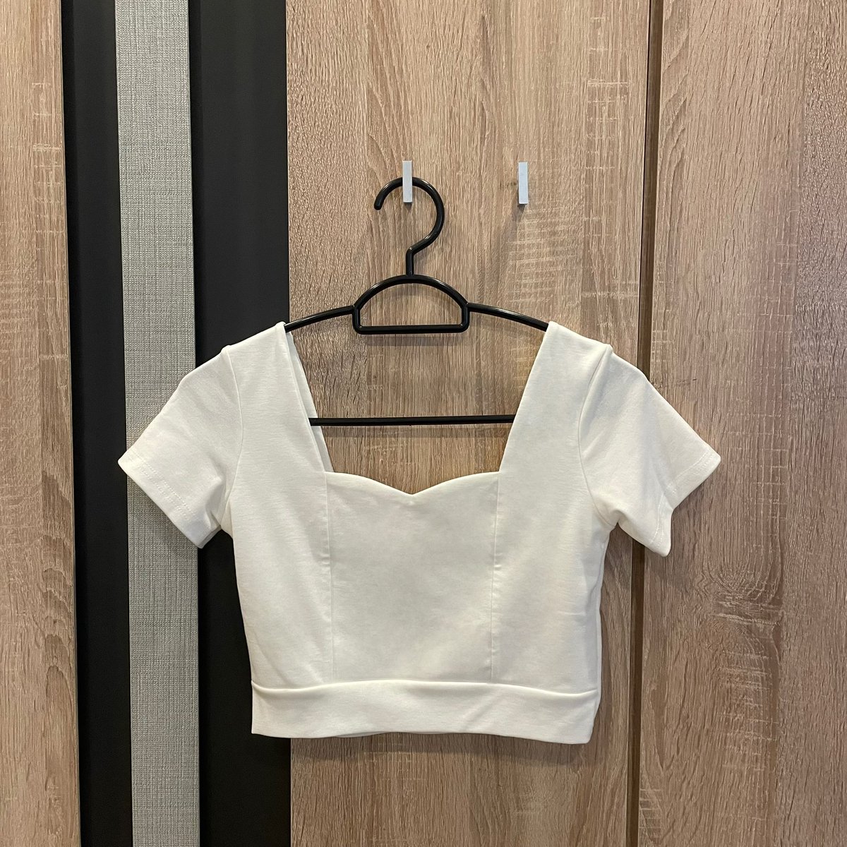 capesulfate's tweet photo. 1) เสื้อขาวครอป  (s) ผ้านิ่ม ผ้าดี 
ใส่ไปครั้งเดียวค่า ส่งต่อ 70 บาท
เอฟมาเกือบสองร้อย 🎀✨

#ส่งต่อเสื้อผ้า #เสื้อผ้ามือสอง #เสื้อผ้า #ส่งต่อกระเป๋า #เสื้อcintage #ส่งต่อcintage #ส่งต่อstylist #ส่งต่อbeming #กระเป๋ามือสอง #กระเป๋า #โล๊ะตู้เสื้อผ้า https://t.co/lN4iu2iIAa