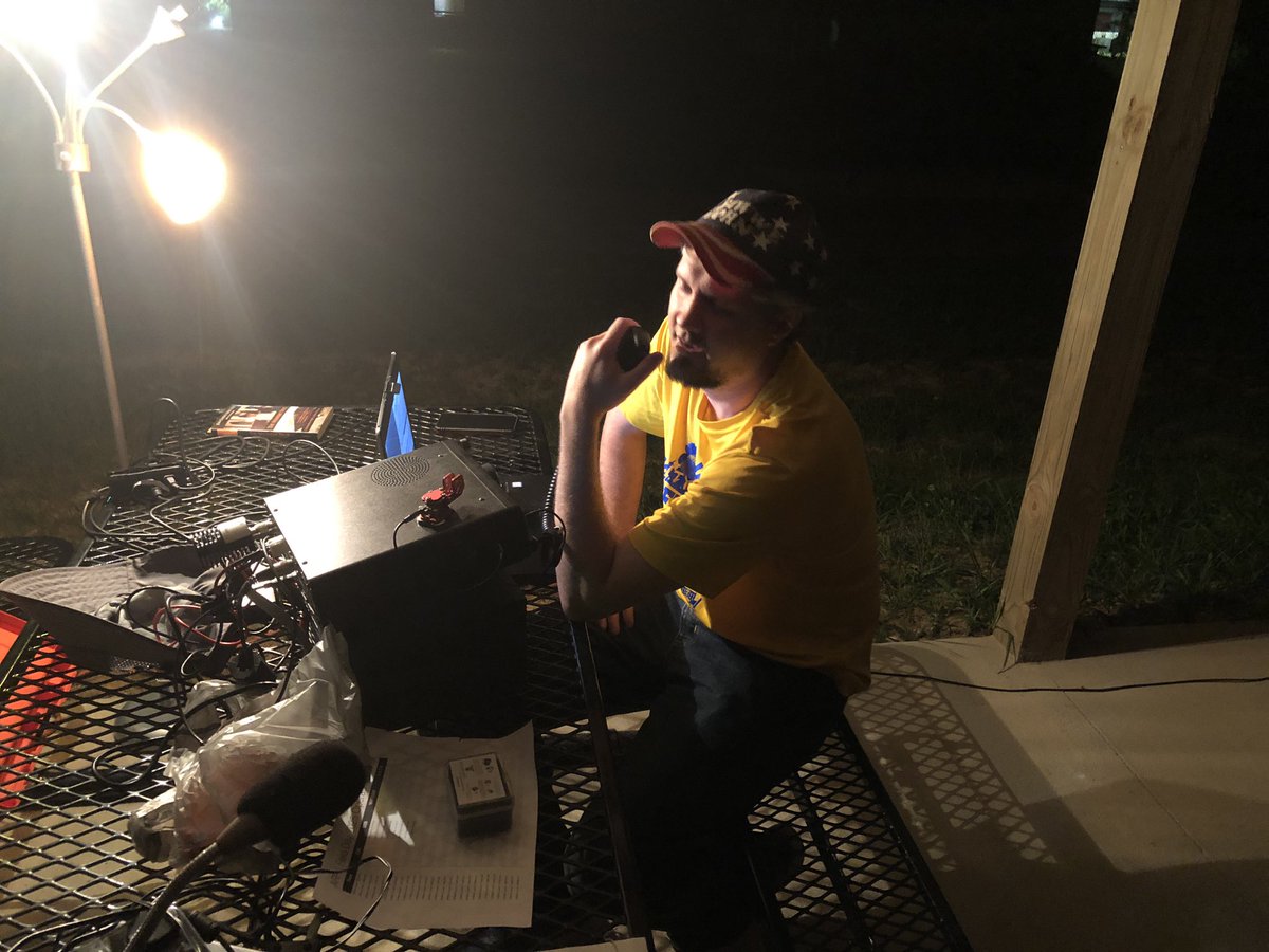 KC4WQ's tweet photo. #ARRLFD late shift at KY4KY field day https://t.co/Uw3vNZxZtT