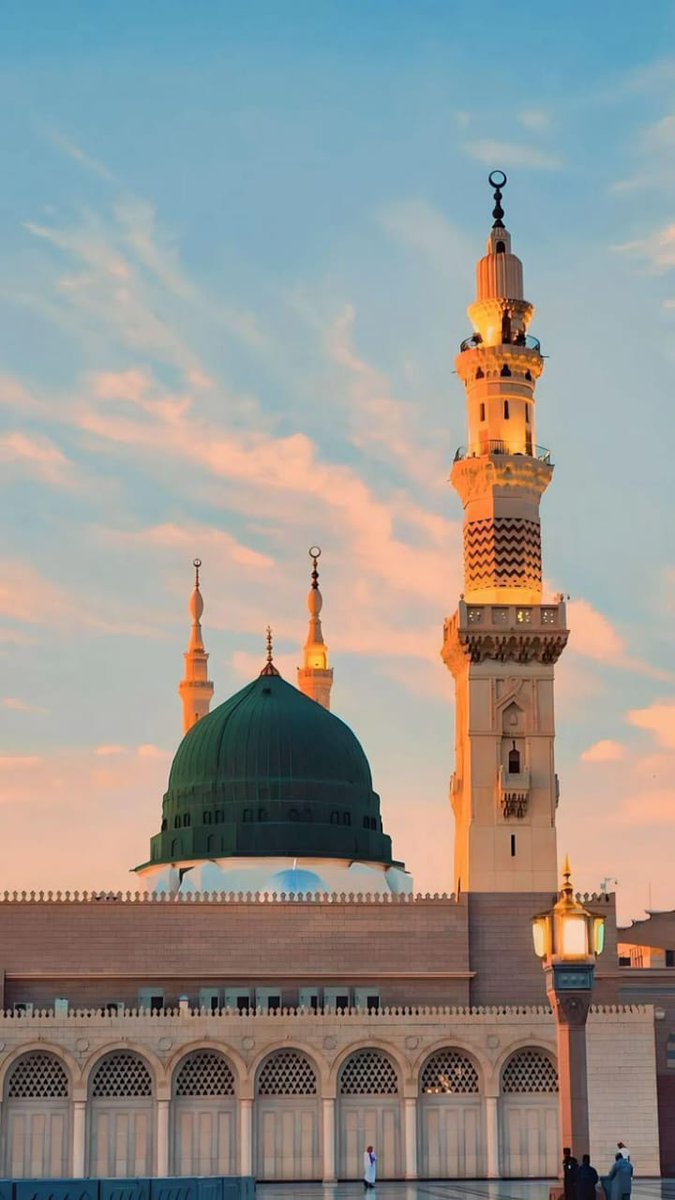 میرے خدا میری قسمت میں یہ شرف لکھ دے
مدینے جاؤں تو پھر میں وہیں کا ہوجاؤں ... ☆