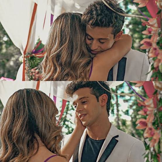 sampaio_b21's tweet image. ele se apaixonou desde a primeira vez q a viu, ele mudou por ela, ele peitou o pai e suas vontades para ficar com ela, ele n desistiu nem msm qnd ela se "apaixonou" pelo melhor amigo, ele deixou claro q SMP foi ela

obg querida disney+ e envolvidos por estragar nosso casal #sl4