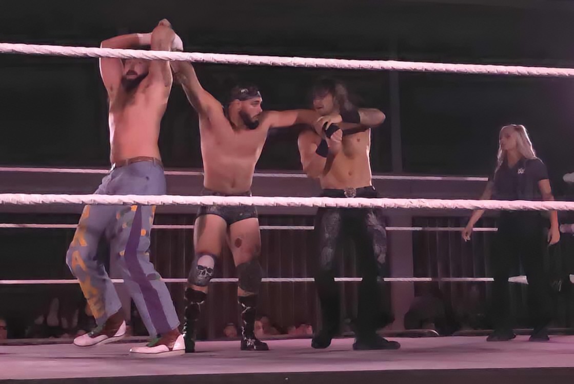 CarlosStoneking's tweet image. #nxtmelbourne #wwenxt @ThunderKeck #toothlessaggression #LFG Preview of LFG's season 2 winner tonight. Great Match from start to finish you brought the energy Hell of a match! In the beast we trust 💪💪💪