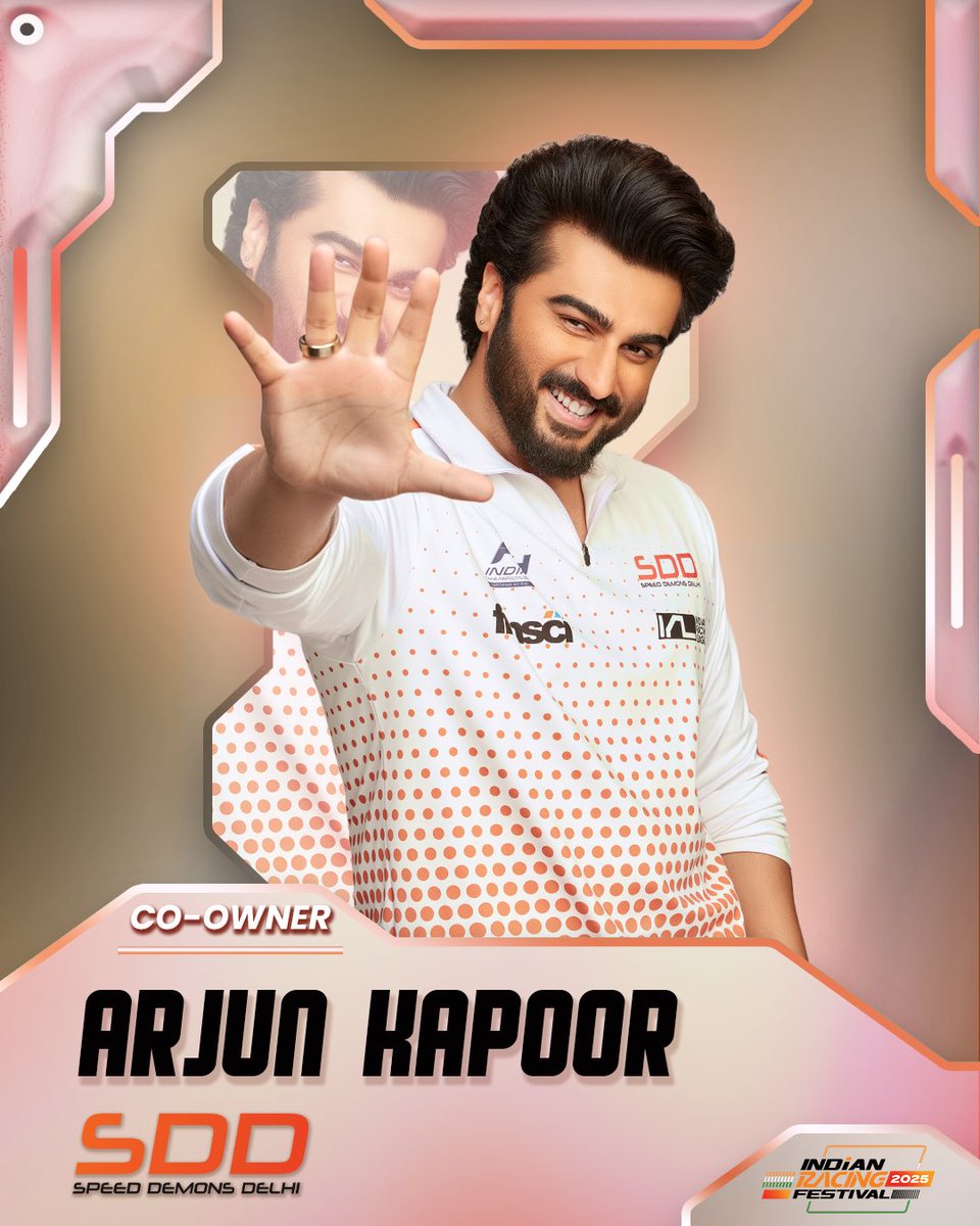 Irlofficial1's tweet photo. Speed, style and strategy Arjun Kapoor is bringing it all to Speed Demons Delhi ๐๏ธ๐ฅโก๏ธ Setting the pace, shifting the game.
#SpeedDemonsDelhi #ArjunKapoor #IndianRacingLeague #ThisIsIRL #IndianRacingFestival https://t.co/Dsor6j9sJg