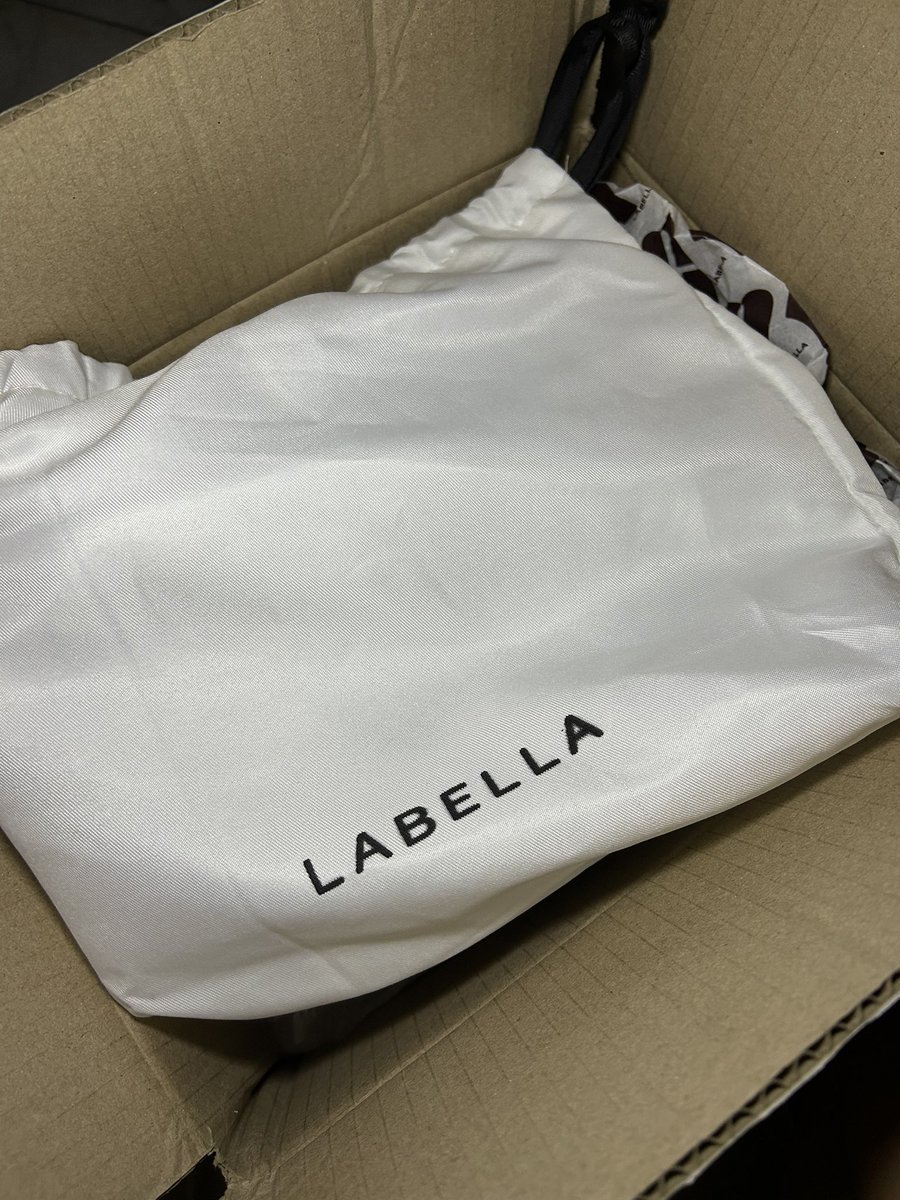 sobad9966's tweet photo. Labella รุ่น Luna สี lvory 

(ไม่ผ่านการใช้งานซื้อมาซ้ำ)

📍อุปกรณ์ การ์ด+ถุงผ้า+กล่อง (ครบทุกอย่าง)  
1400 รส form 1590

#labellaส่งต่อ #ส่งต่อatreasurebox #ส่งต่อกระเป๋า  #ส่งต่อกระเป๋ามือ2 #ส่งต่อatb #ส่งต่อlabella #ส่งต่อเสื้อผ้า #labella  #กระเป๋ามือสอง #cintageshop #โล๊ะตู้ https://t.co/0WUQX3J1iy