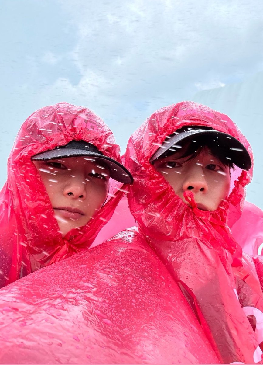 Günaydın, bizim Jeongin ve Seungmin'e bakın hele oqmskdnxn