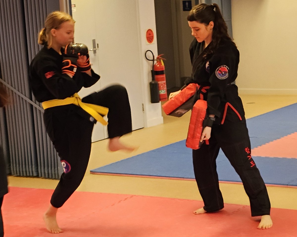 asiapacificself's tweet photo. Victoria is now a green belt in our teenage Hapkido program, having graded on 29 Mar 25. Congratulations Victoria, on an awesome grading. You did yourself proud.
#martialarts #mountommaneyhub #centenarycommunityconnections #combative #Hapkido #martialartsforteenagers https://t.co/kQx4DnFN6O