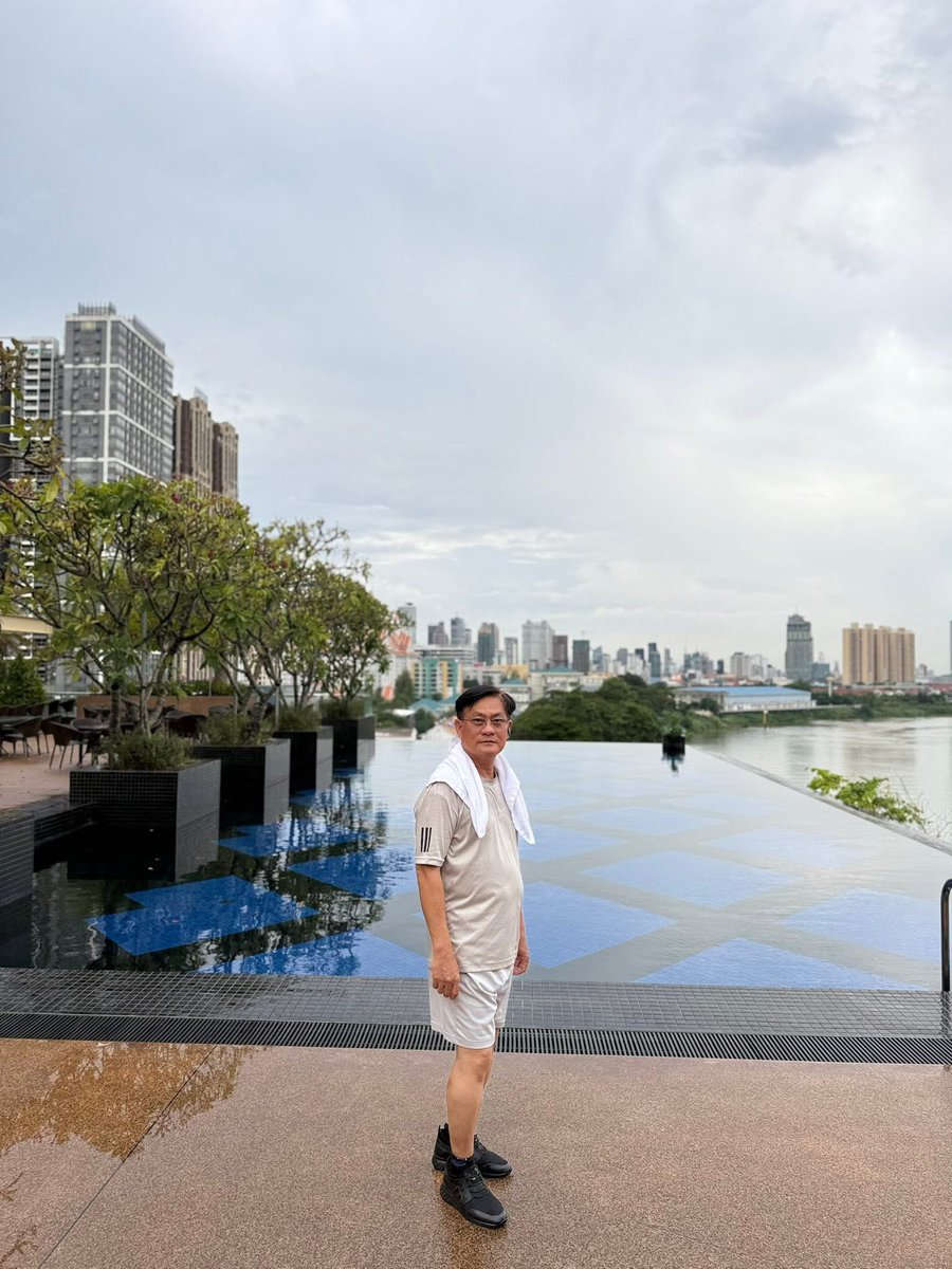 pYinYu7eEUb3dPK's tweet photo. ហាត់ប្រាណ 💦 https://t.co/0k5KX4LAx9