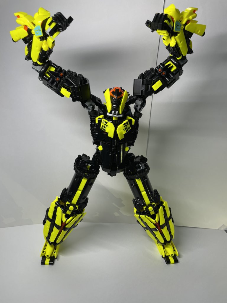NaokiLego1125's tweet photo. 新作！

蛍光イエローが使いたかった

JBF2025で展示予定！

 #bionicle #バイオニクル  #デカニクル　
#moc #lego #レゴ #JBF2025 https://t.co/zRJMAqhivL