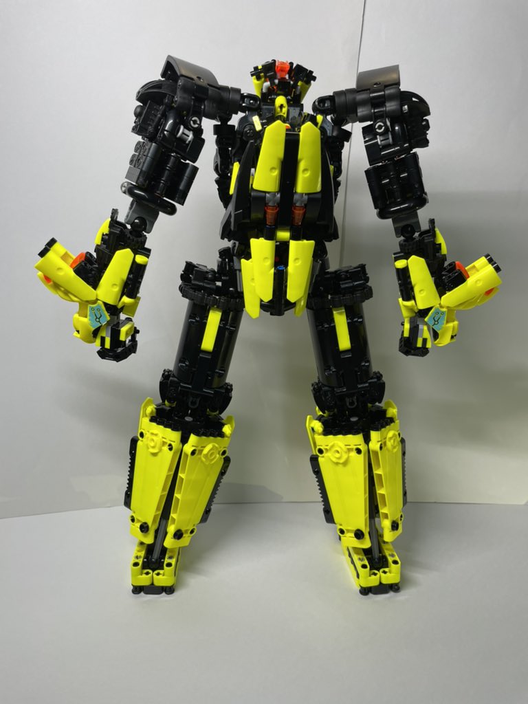 NaokiLego1125's tweet photo. 新作！

蛍光イエローが使いたかった

JBF2025で展示予定！

 #bionicle #バイオニクル  #デカニクル　
#moc #lego #レゴ #JBF2025 https://t.co/zRJMAqhivL