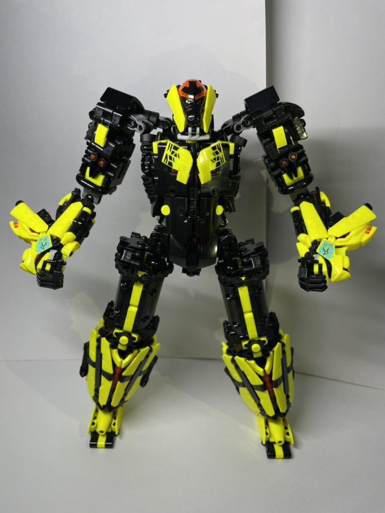 NaokiLego1125's tweet photo. 新作！

蛍光イエローが使いたかった

JBF2025で展示予定！

 #bionicle #バイオニクル  #デカニクル　
#moc #lego #レゴ #JBF2025 https://t.co/zRJMAqhivL