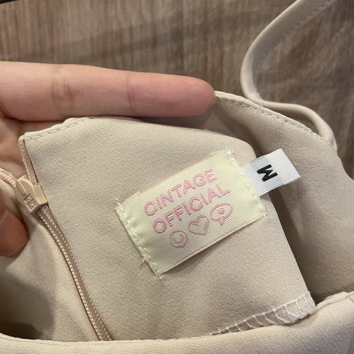 capesulfate's tweet photo. 16) dress Cintage สีครีม (M)
ขาย 100 บาท ค่า

#ส่งต่อเสื้อผ้า #เสื้อผ้ามือสอง #เสื้อผ้า #ส่งต่อกระเป๋า #เสื้อcintage #ส่งต่อcintage #ส่งต่อstylist #ส่งต่อbeming #กระเป๋ามือสอง #กระเป๋า #โล๊ะตู้เสื้อผ้า https://t.co/IBR46rQl7s