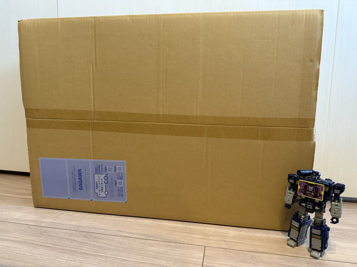 TF_SUPER_GEN's tweet photo. 昨日はビッグな箱が届いていました。
2025年のボンバー計画成功のお知らせです。
当時のホークさんたちの頑張りが印象深く、この時代に超神合体ができると思うと嬉しい限り!
#トランスフォーマー
#Transformers
#超神マスターフォース
#SuperGodMasterForce
#ゴッドジンライ
#ゴッドボンバー https://t.co/7aiytoMErt