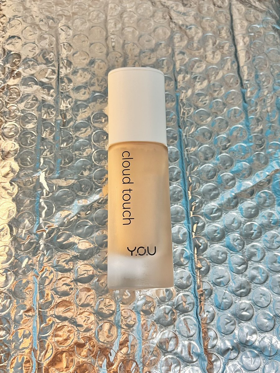 ebiollays's tweet photo. SALE GUYS‼️🤩 preloved skintint YOU shade N504 (ROSE VANILLA) isinya lumayan banyak karena jarang aku pake, expnya juga masih lama. 

𐙚 medium to cover, minim oksidasi✨

💰50k (boleh nego tipis)
aku beli di official storenya dg harga 105k, minus no box. 
─ bisa co lewat oyen🍊 https://t.co/FphbUCxPf2