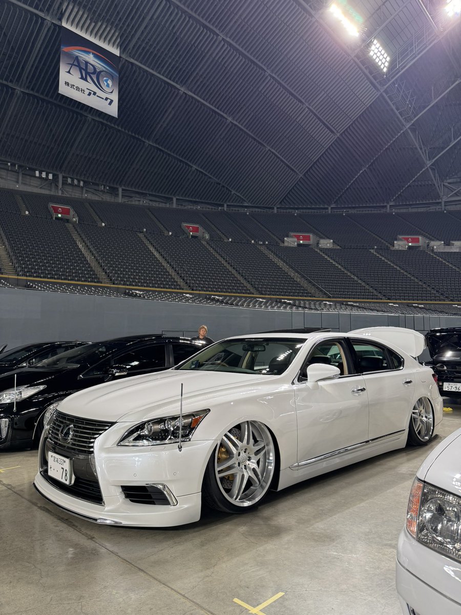 Yuga_96's tweet photo. #EZOist 
#EZOistJAPAN
#札幌ドーム
#大和ハウスプレミストドーム
#LEXUS
#LS460L
#executive
#brembo
#KAZSUS
#BRABUS
#トランクオーディオ
#ハードライン https://t.co/MCR9CZo3A3