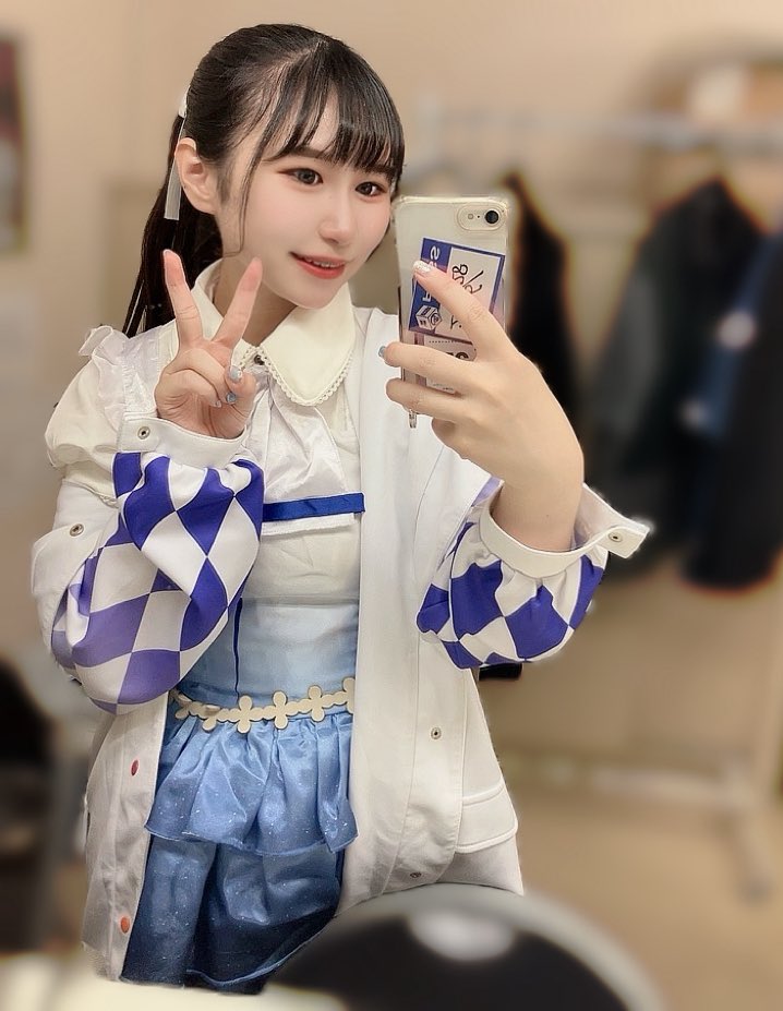 momo__loveheart's tweet photo. ありがとうございました❕
この衣装好き☺︎

 #アニウン  #しおんちゃん https://t.co/8hit82ojxG