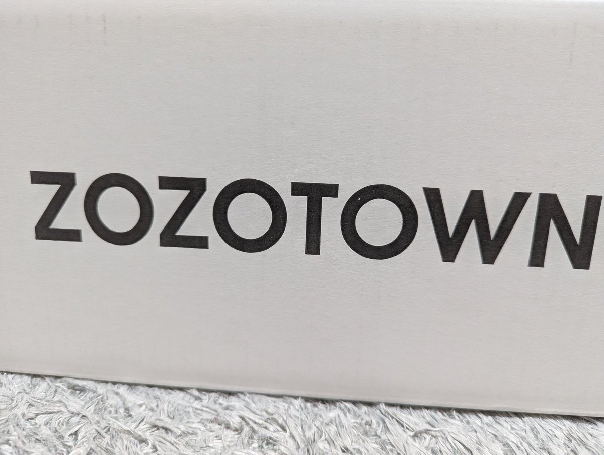 L_2357's tweet photo. #ZOZOSALE箱CP 
白いのきたー！ https://t.co/F2Lzm48d3L