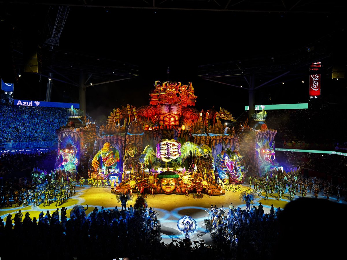 yrerua's tweet photo. caprichoso você segue sendo o farol desse festival https://t.co/T1PEFlDdBE