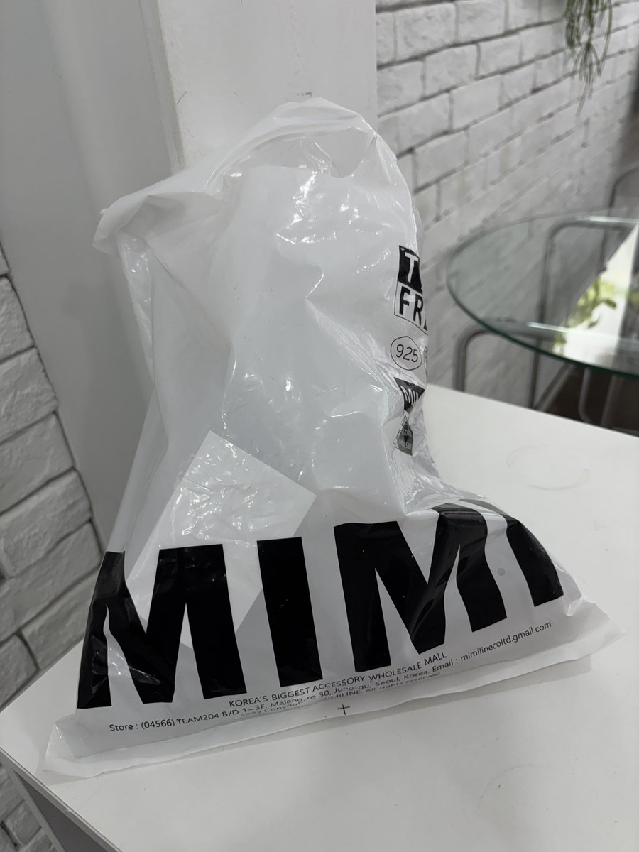 majikkuriku's tweet photo. 분실물 보관하고 있습니다! 찾아가세요 🥹 https://t.co/kImD33ykgp