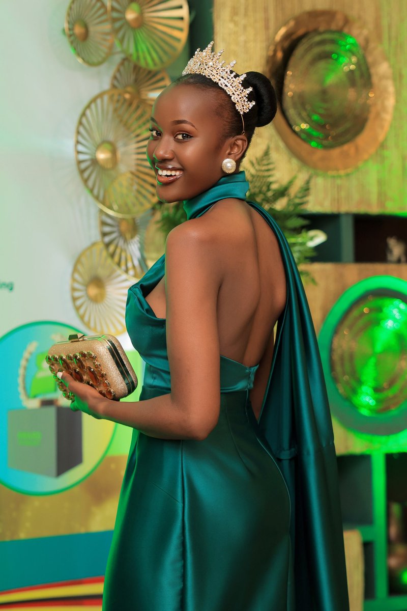 Zakstyless's tweet image. Beautiful Green gown by #Zakstyles