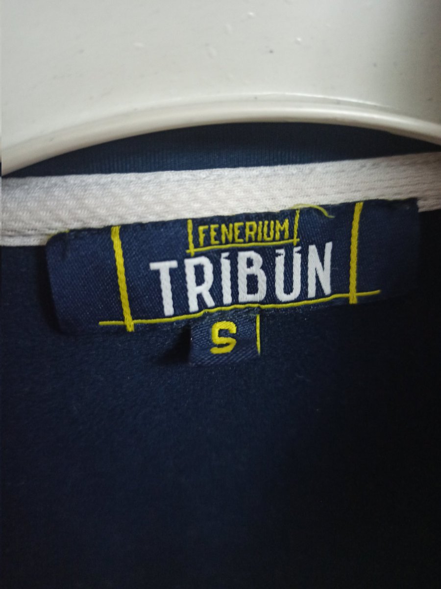 🔥 Fenerium Tribün 
✨ Orjinal üründür
✔️ Tertemiz ve defosu yoktur 
📏 S beden
🪙 490₺

📌 Profilimizdeki Shopier hesabından sipariş oluşturabilirsiniz.