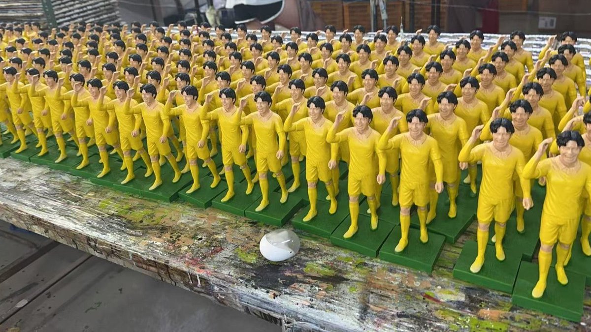 Walter (@ellandrd123) on Twitter photo Leeds united unveil their new squad ahead of the PL season.
We have cloned AO Tanaka and will play him in every position including substitutes.
We'll piss the league. <a href="/ellocognome/">The El Loco Gnome</a> Leeds united unveil their new squad ahead of the PL season.
We have cloned AO Tanaka and will play him in every position including substitutes.
We'll piss the league. <a href="/ellocognome/">The El Loco Gnome</a>