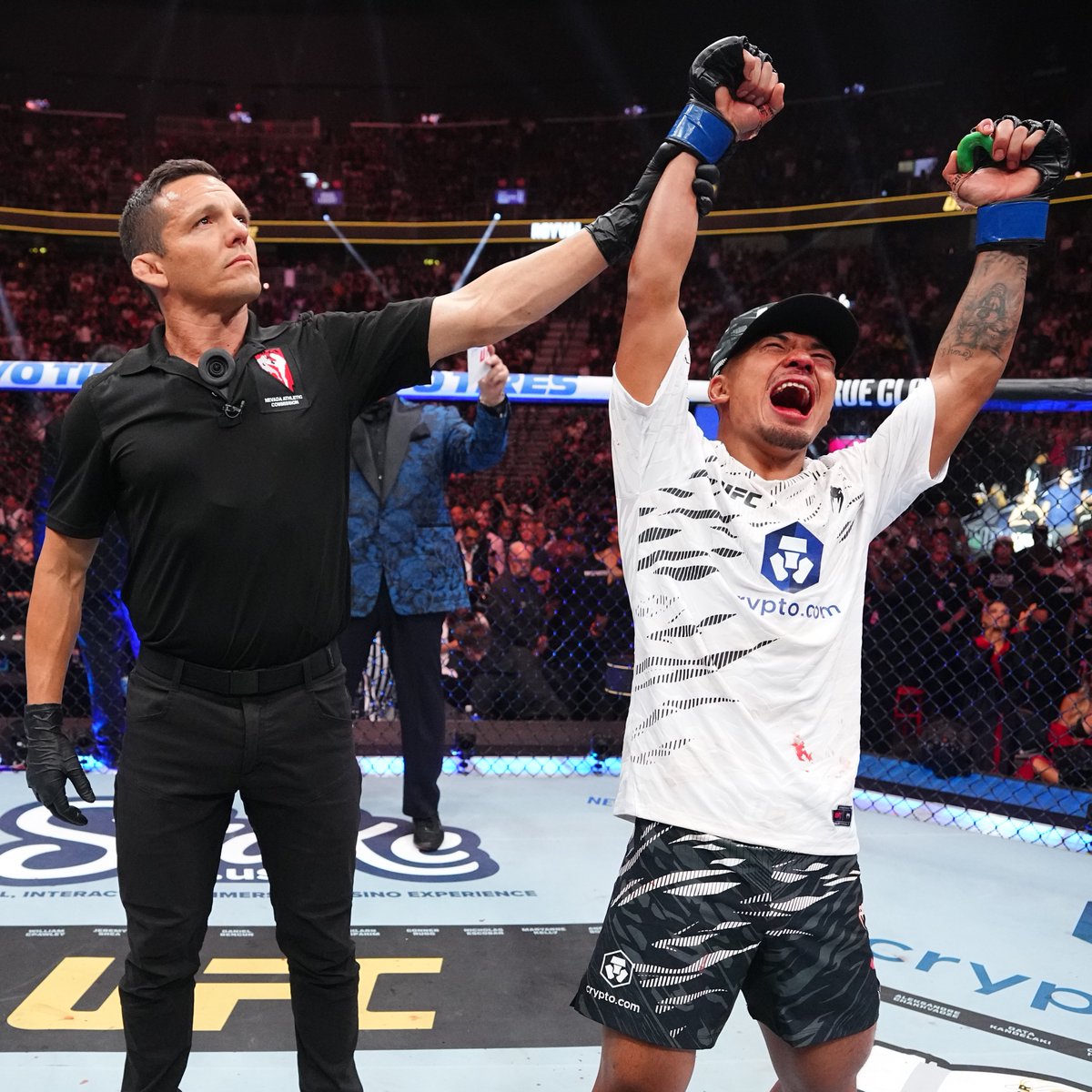 ufc's tweet photo. BACK &amp; FORTH BATTLE ⚔️

Josh Van (204) vs. Brandon Royval (215) is the first fight in UFC history to feature both fighters landing 200 or more significant strikes each 👏

[ #UFC317 | @JoshuaVanBT | @BrandonRoyval ] https://t.co/z98E2od7u5