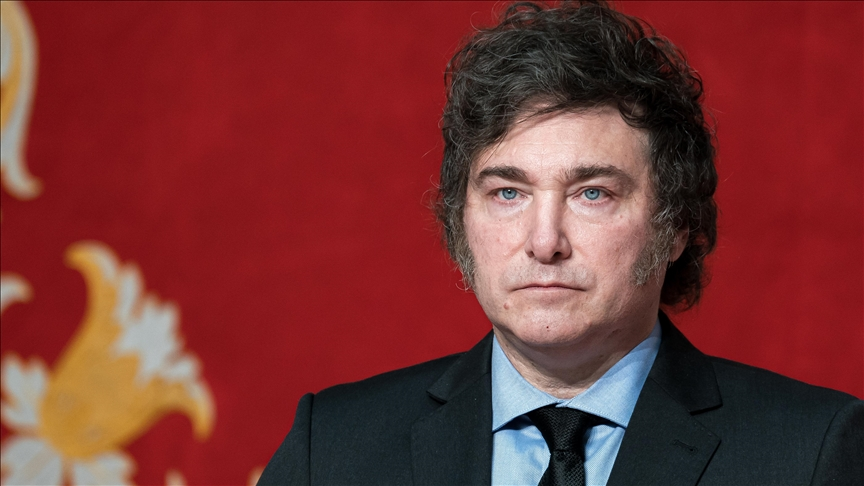 ✍🏻 Ja naudas drukāšana izbeigtu nabadzību, tad diplomu drukāšana izbeigtu stulbumu.

- Havjers Milejs, Argentīnas prezidents