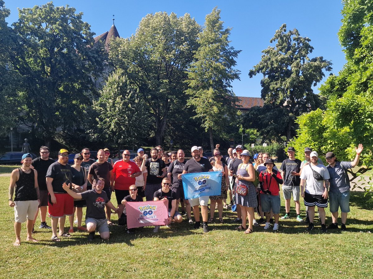 Wer will nochmal, wer hat noch nicht? Auch am 2. Go Fest Tag haben sich viele motivierte Spieler in Solothurn eingefunden. 😊
#pokemongofest2025 #communityambassador