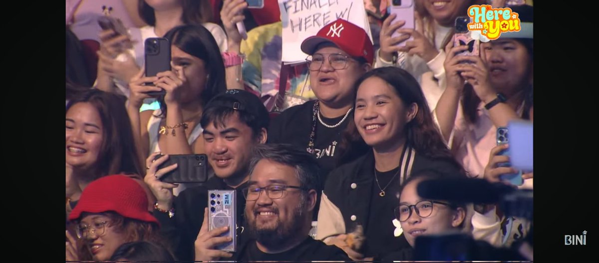 _szenv's tweet photo. @QuitoNitura Huli cam ka, Atty. 😂 

WELCOME HOME BINI

#BINI_HomeComingFanMeet #BINI https://t.co/OuByoMLeBs