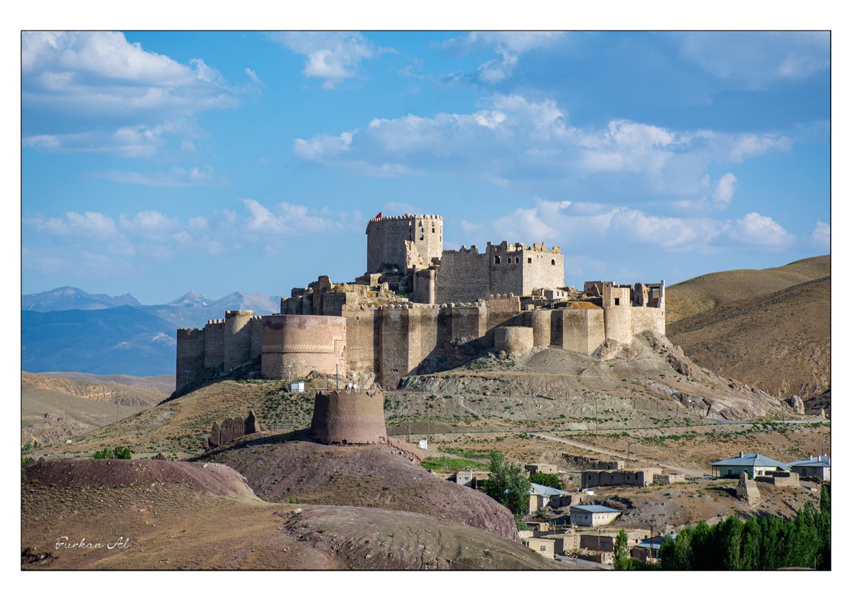 Hoşab Kalesi, Gürpınar, Van.