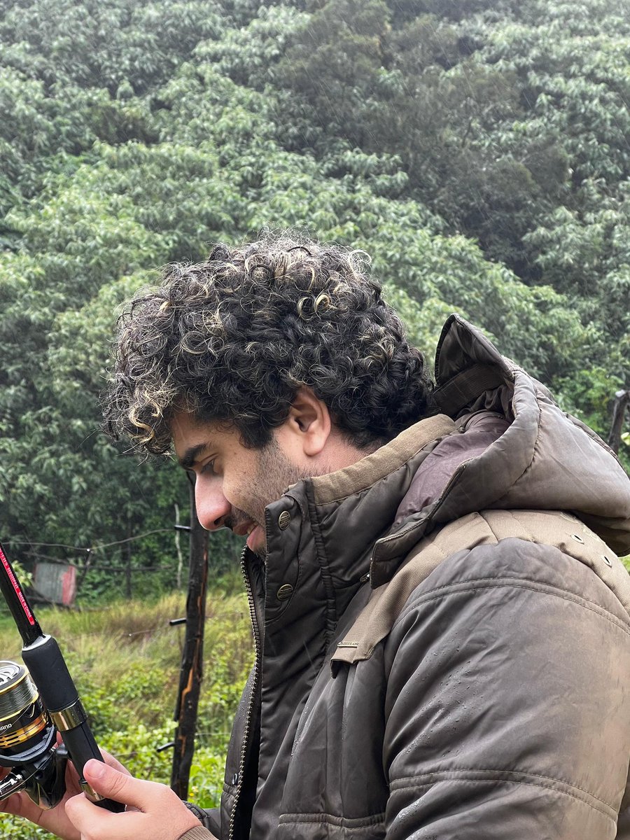 RahulRajeevK's tweet photo. 📈 Every day = charts, aspiring traders, market conversations
🎣 Every weekend = learning to fish
The connection? Both require:
• Patience
• Perfect timing
• Smart preparation
• Calm under pressure
Your best trading insights come when you step AWAY from the screens. https://t.co/Pg1xXgkOZG