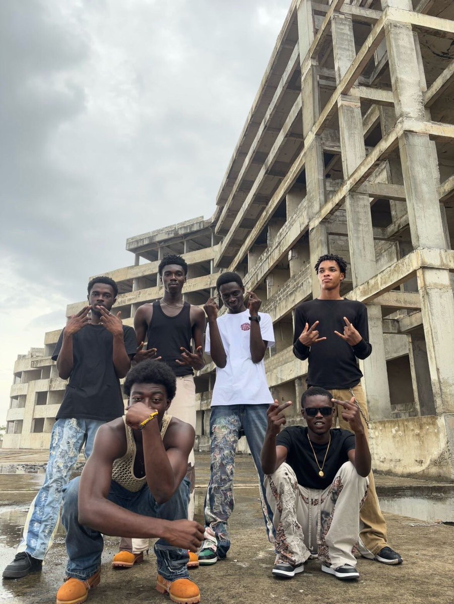 waterbaby_ tweet media