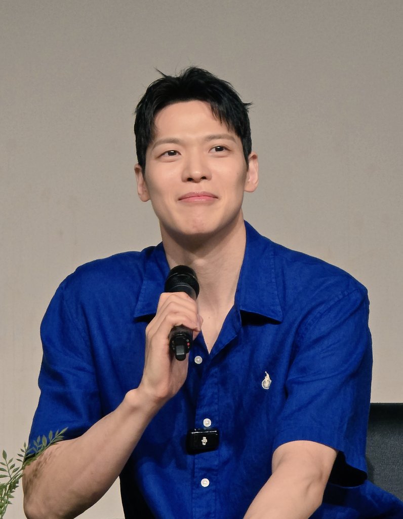 오늘 썬자님 정말 팬들을 사랑스럽게 봐주고 계셔서 좋았슴.. 눈에 애정가득ㅠㅠ