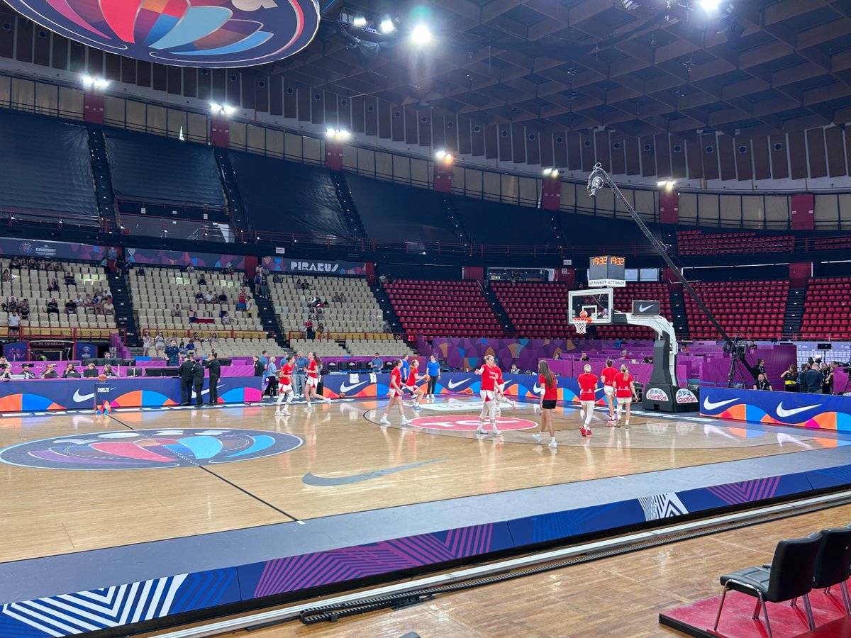 jkobe13's tweet photo. České basketbalistky zabojují o nejlepší výsledek za posledních 14 let na vrcholné akci. Zápas o 5. příčku na Eurobasketu v řeckém Pireu proti Německu můžete poslouchat 📻🎙️na @RadiozurnalS nebo vstupy na @Radiozurnal1 #poslouchejsport https://t.co/EJL4eCBzZH