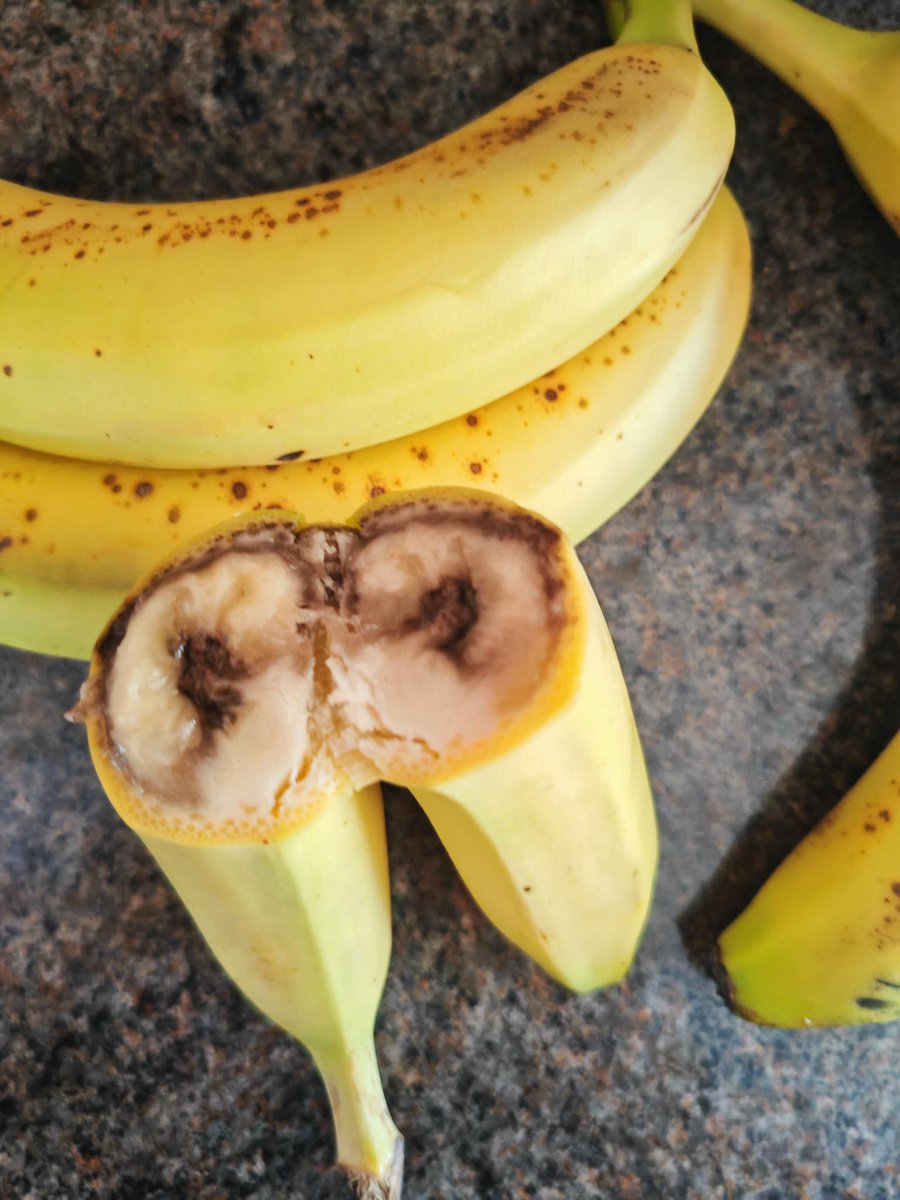 What the hell is going on with the fruit in this country from Supermarkets.
Melons from @Asda Delivered yesterday
Bananas Delivered Friday night from <a href="/IcelandFoods/">Iceland Foods ❄️</a> 
Cannot eat any of them. Complete waste of money.