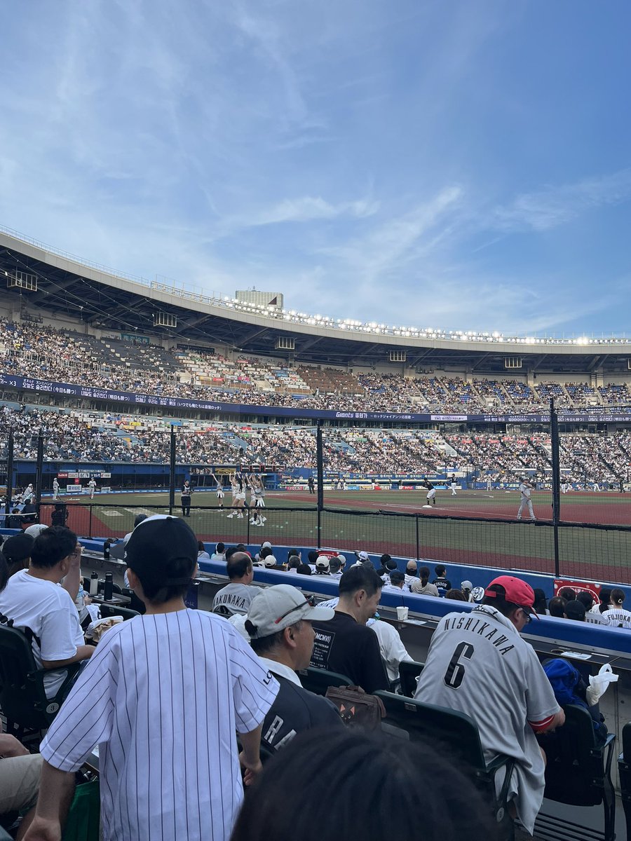 負けたけど良い席でナイター最高でした！！