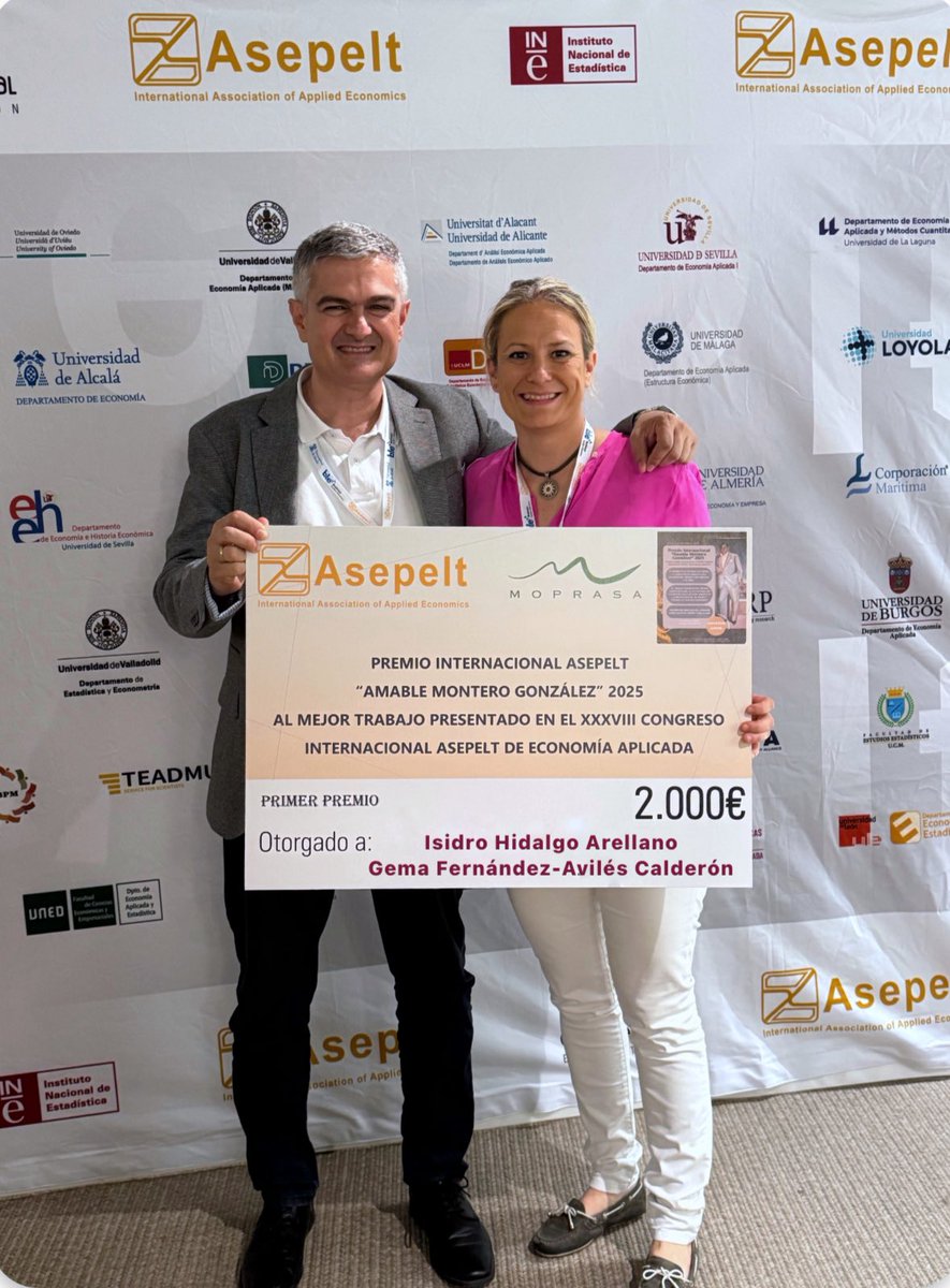#1er #Premio #Internacional #ASEPELT al mejor trabajo presentado en el XXXVIII Congreso Internacional ASEPELT de Economía Aplicada, celebrado en la Universidad de Alcalá del 25-27 de junio. Gracias, <a href="/gema_faviles/">Gema Fernández-Avilés Calderón</a>, por ser mi amiga, mucho más que una directora de Tesis
🥳
#UCLM