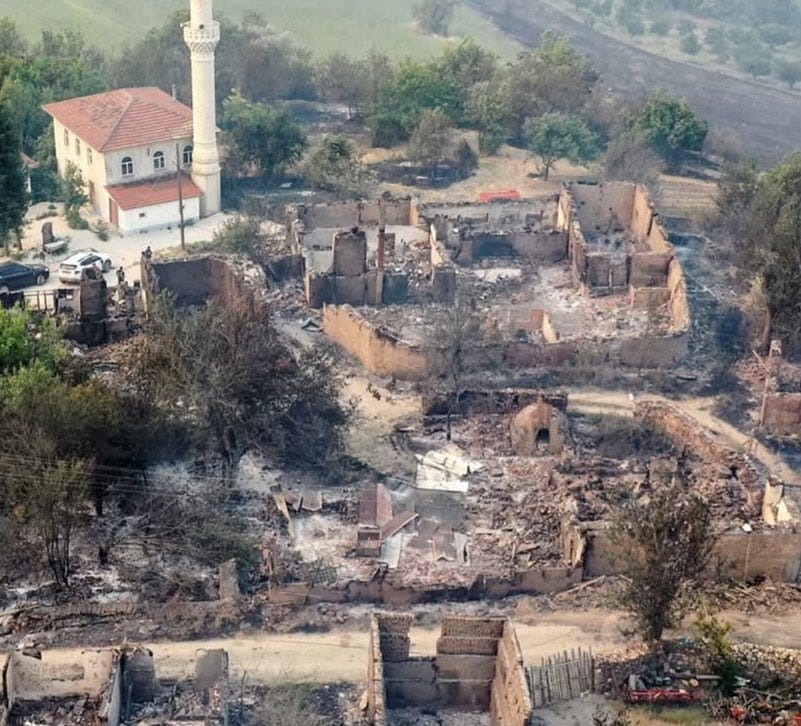 🔥🥹Turizm bölgesi olmadığı için mi bu kadar duyarsız herkes. Kaç gündür köyler, hayvanlar,emekler yanıyor #bilecikyanıyor